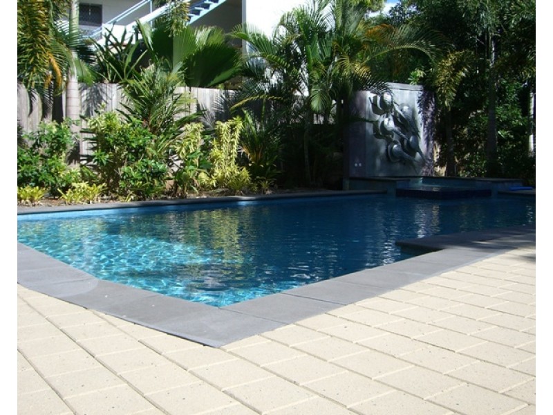 1/351 Lake Street, Cairns North QLD 4870