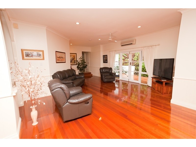 24 Oceanview Place, Mooroobool QLD 4870