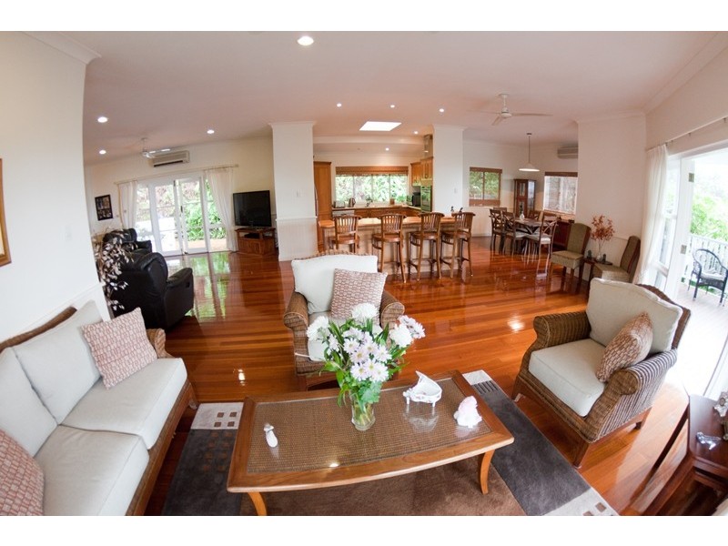 24 Oceanview Place, Mooroobool QLD 4870