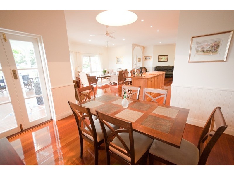24 Oceanview Place, Mooroobool QLD 4870