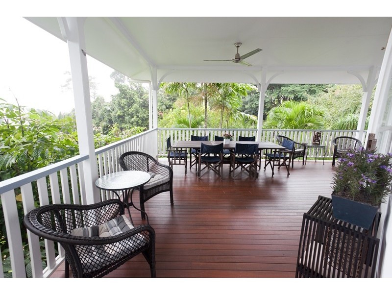 24 Oceanview Place, Mooroobool QLD 4870