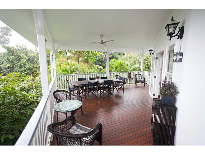 24 Oceanview Place, Mooroobool QLD 4870
