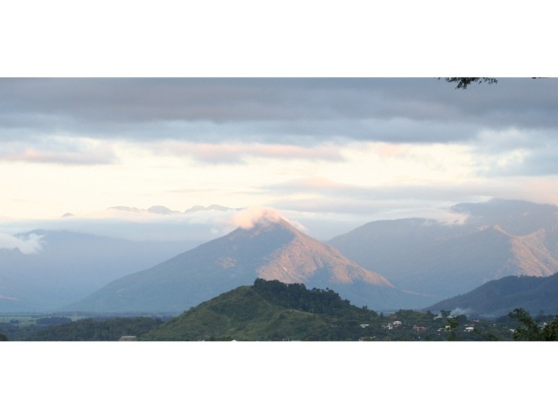 24 Oceanview Place, Mooroobool QLD 4870