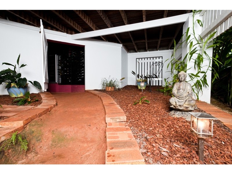 24 Oceanview Place, Mooroobool QLD 4870