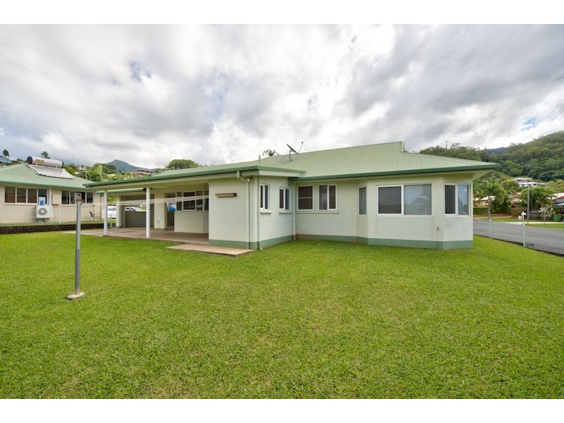 1 Barcoo Close, Bentley Park QLD 4869