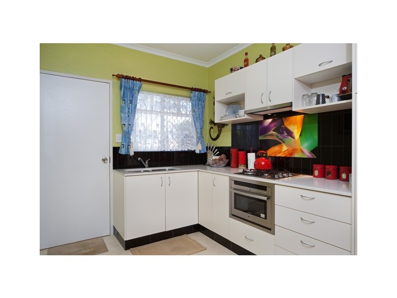 9/401-409 McCoombe Street, Mooroobool QLD 4870