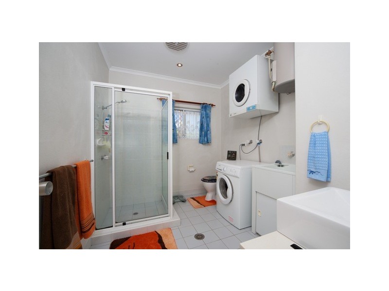 9/401-409 McCoombe Street, Mooroobool QLD 4870