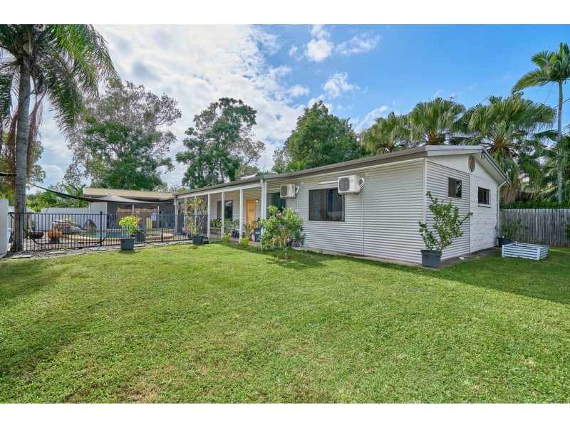 18 Riverside Parade, Trinity Park QLD 4879