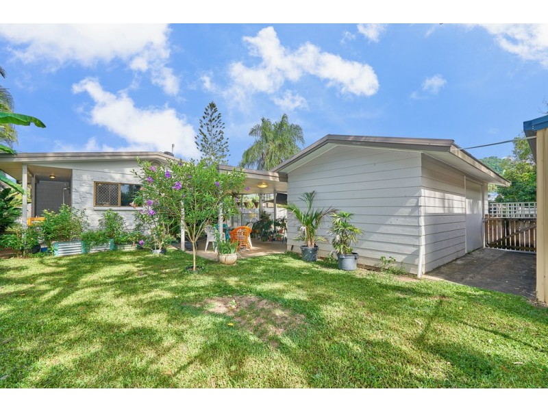 18 Riverside Parade, Trinity Park QLD 4879