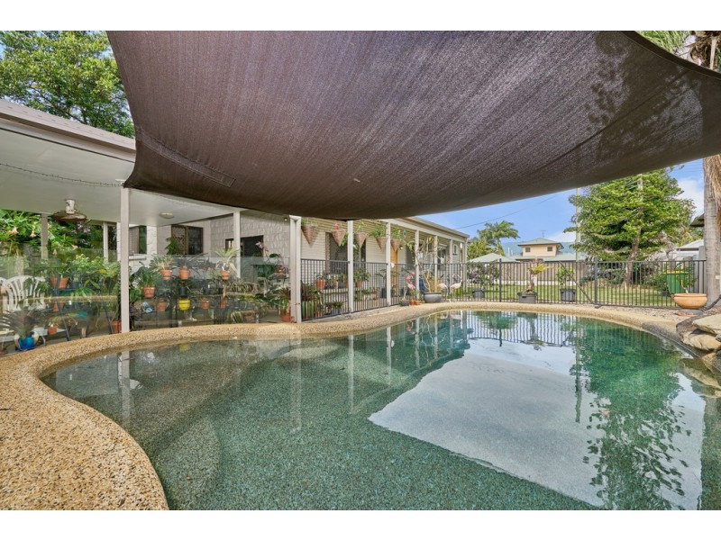 18 Riverside Parade, Trinity Park QLD 4879