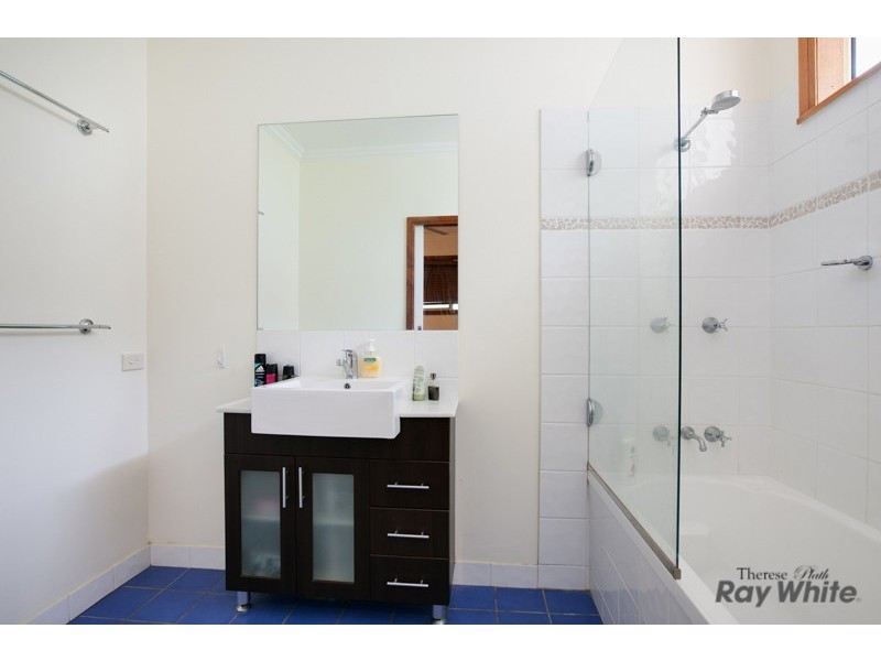 Bentley Park QLD 4869