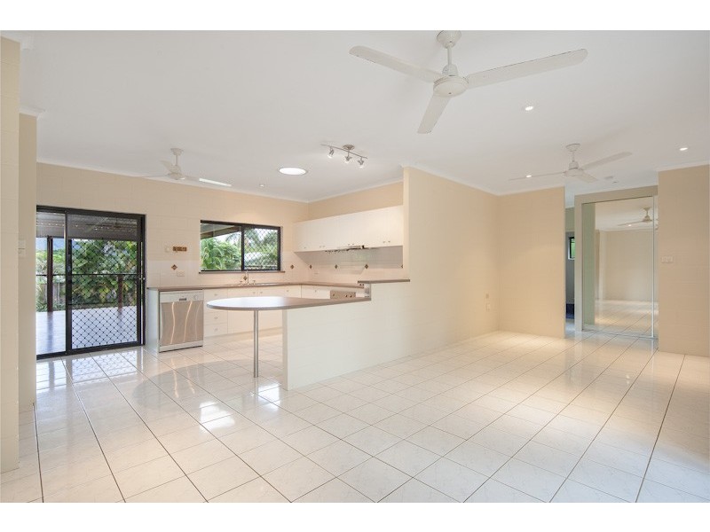 3 Tolson Close, Brinsmead QLD 4870