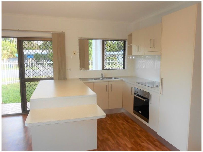 Manoora QLD 4870