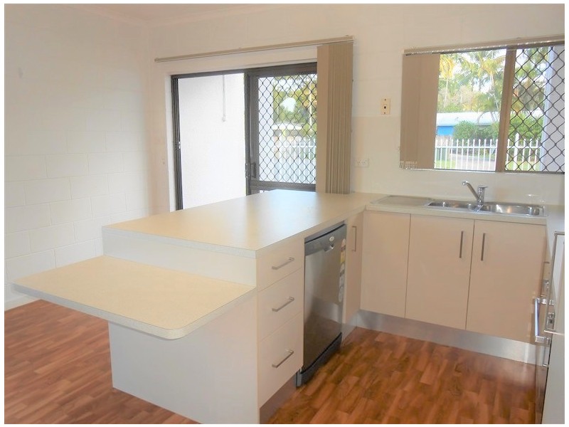 Manoora QLD 4870