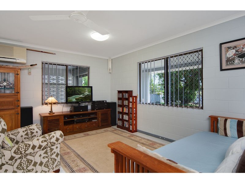 13 Lennon Street, Westcourt QLD 4870