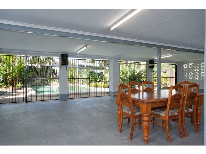 13 Lennon Street, Westcourt QLD 4870