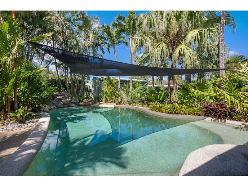 13 Lennon Street, Westcourt QLD 4870