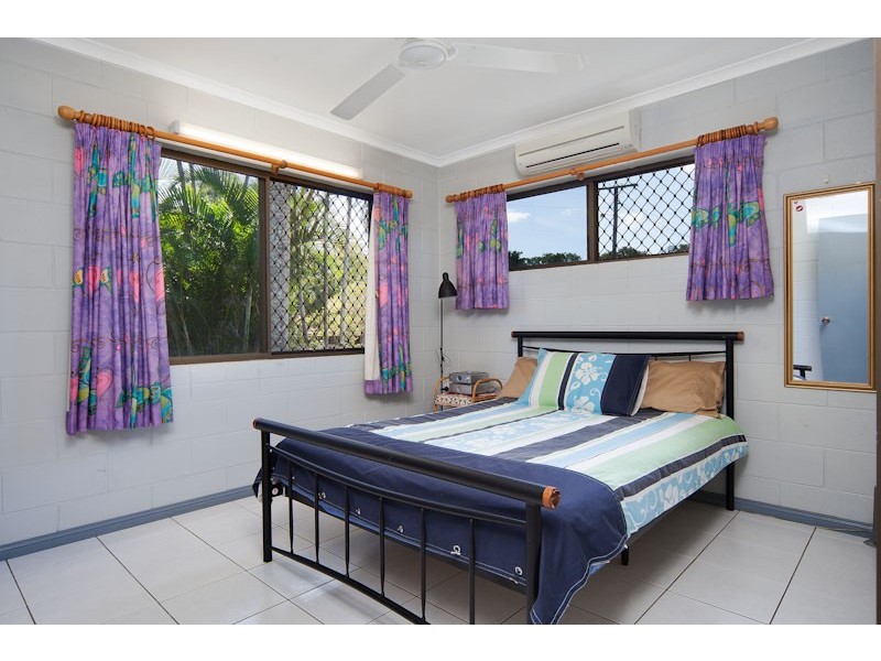 13 Lennon Street, Westcourt QLD 4870