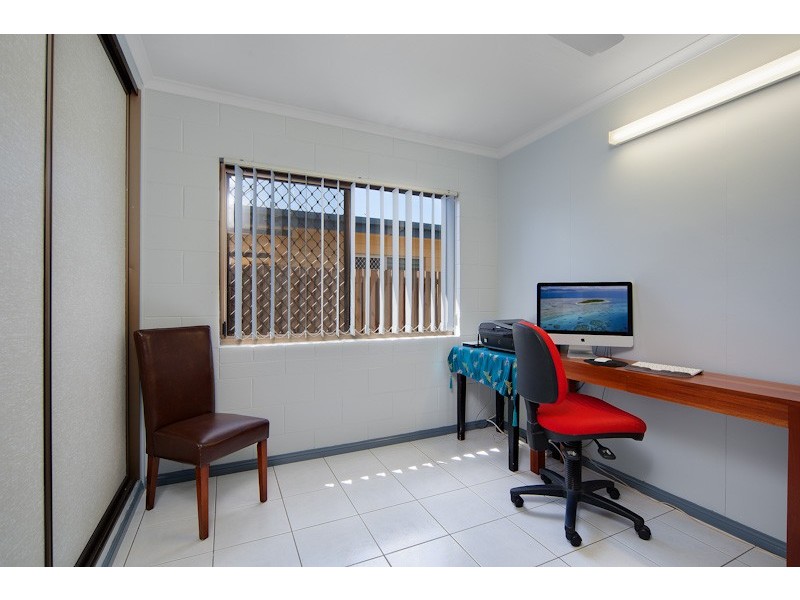 13 Lennon Street, Westcourt QLD 4870