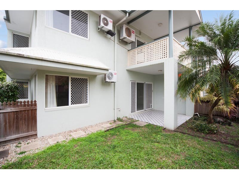 2/217 McCoombe Street, Bungalow QLD 4870