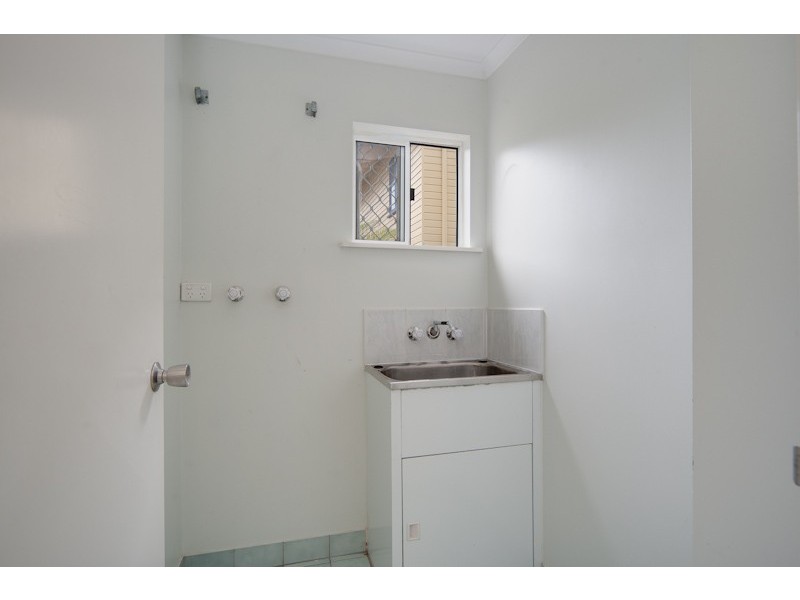 2/217 McCoombe Street, Bungalow QLD 4870