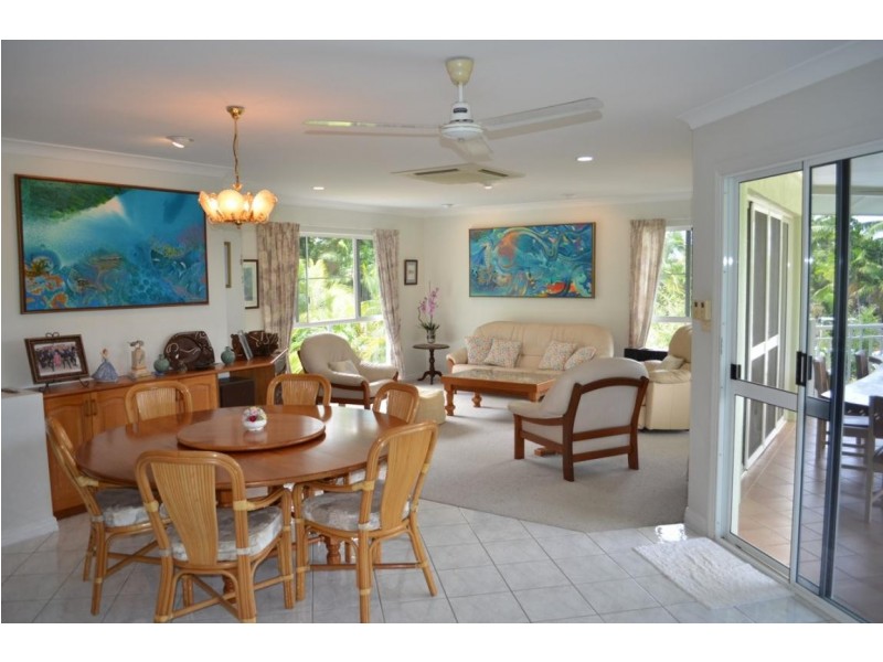 12 Forum Close, Mooroobool QLD 4870