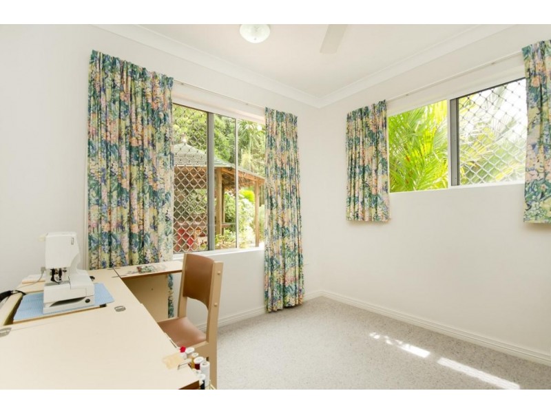 12 Forum Close, Mooroobool QLD 4870