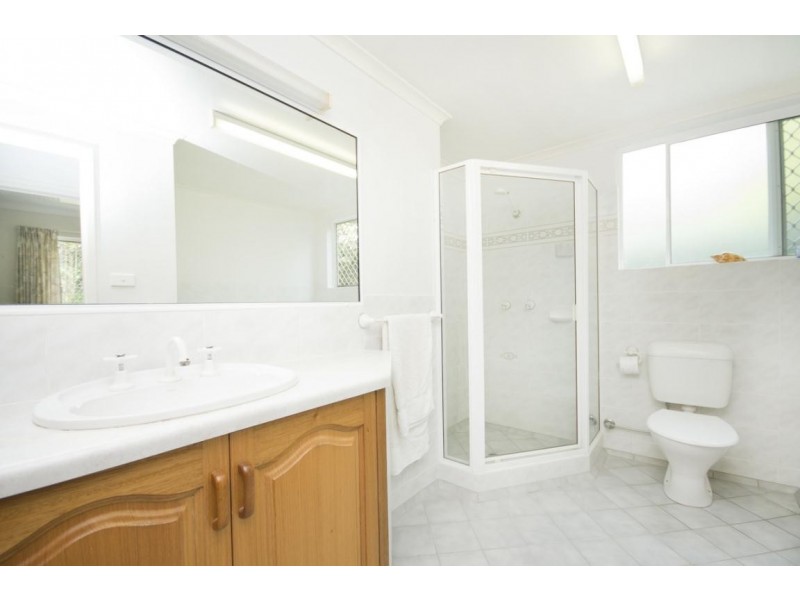 12 Forum Close, Mooroobool QLD 4870