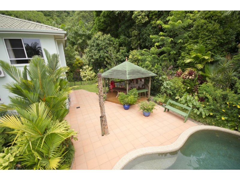 12 Forum Close, Mooroobool QLD 4870