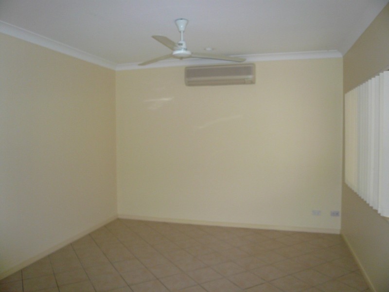 Bentley Park QLD 4869