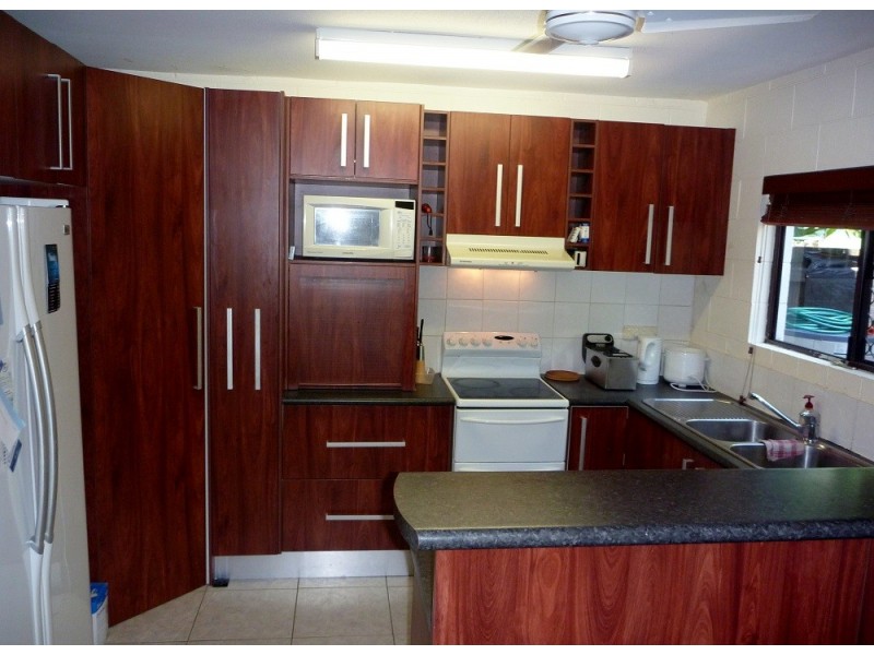 18/323 McLeod Street, Cairns North QLD 4870