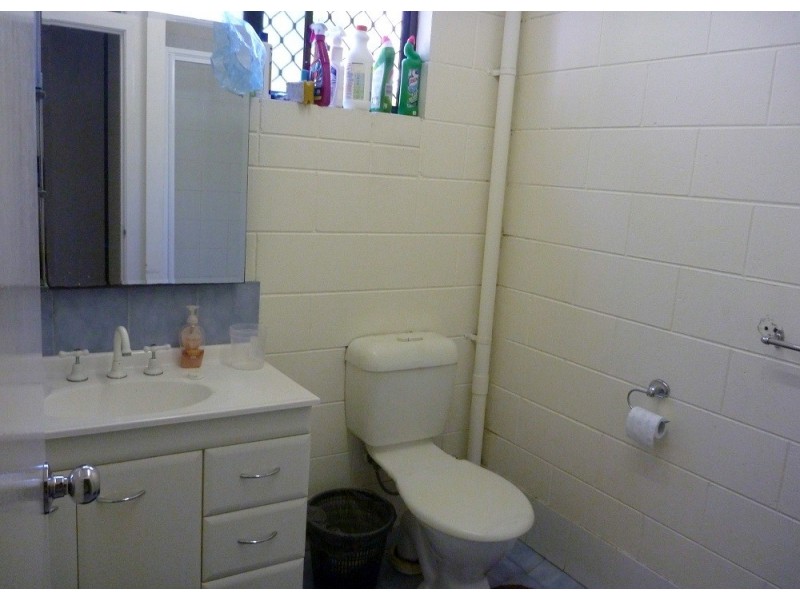 18/323 McLeod Street, Cairns North QLD 4870