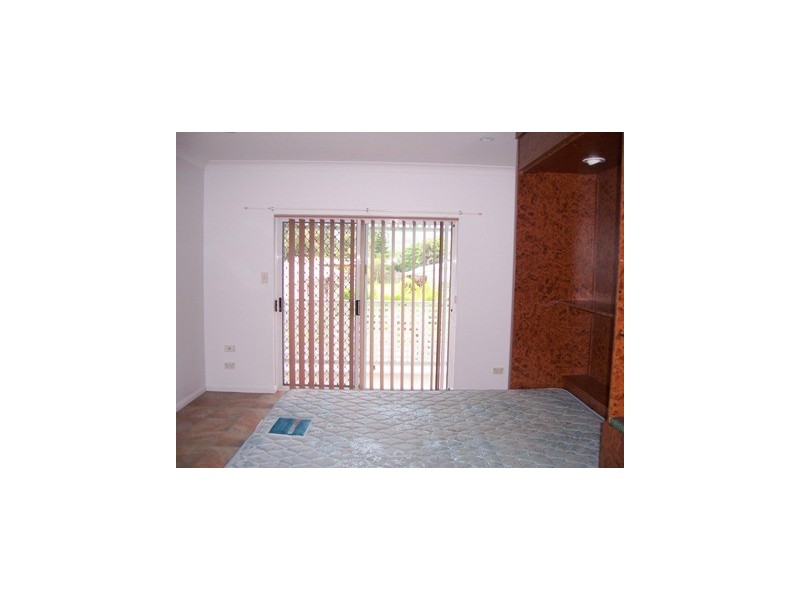 Manoora QLD 4870