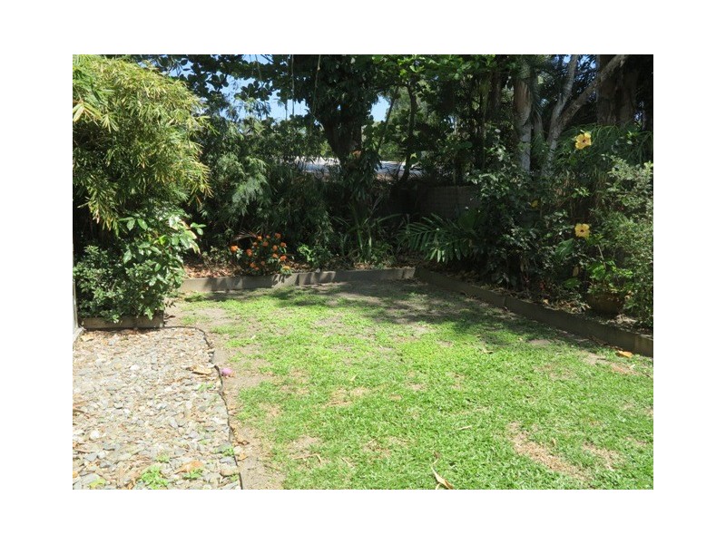 1/25 Bouganvillea Street, Holloways Beach QLD 4878
