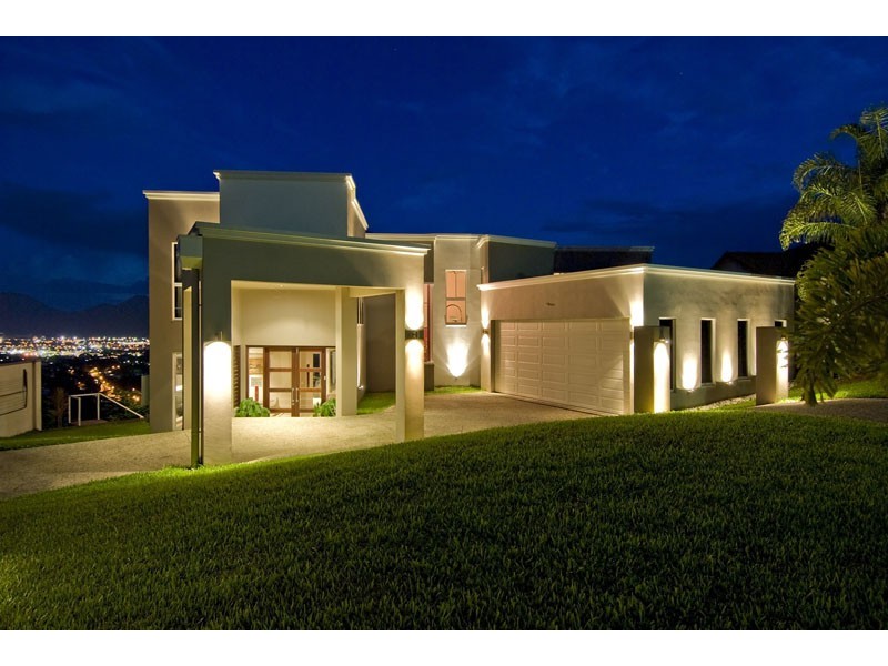 107 Summer Hill Drive, Mooroobool QLD 4870