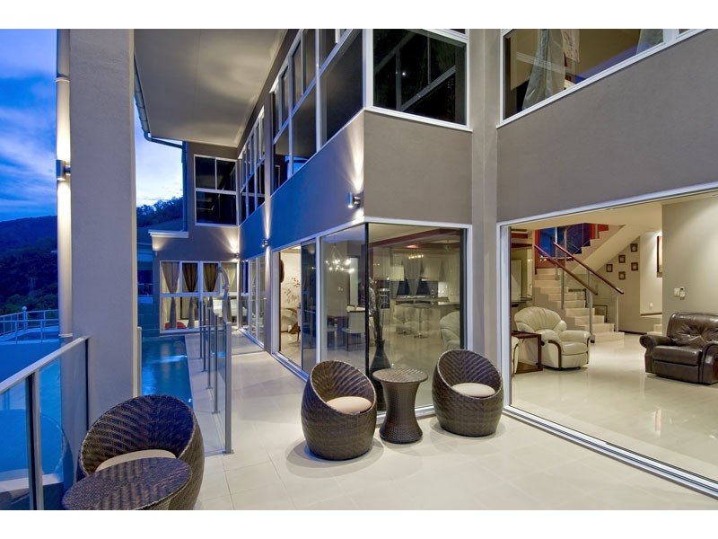 107 Summer Hill Drive, Mooroobool QLD 4870