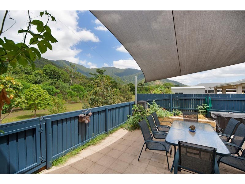 42 McBride Street, Redlynch QLD 4870
