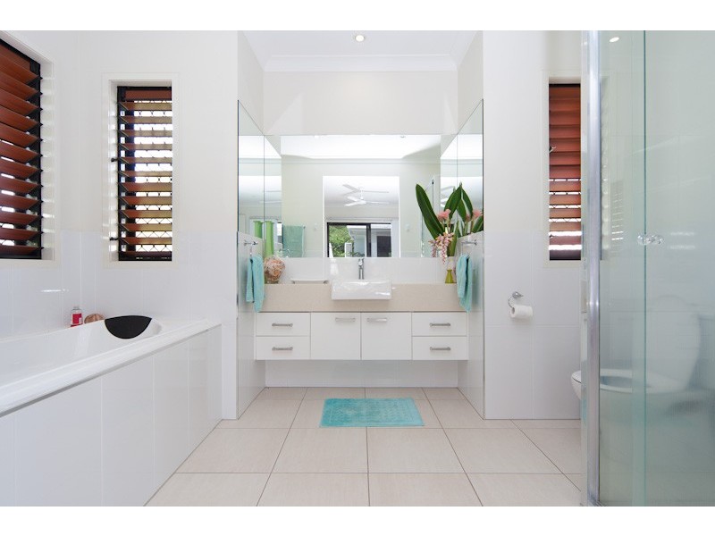 42 McBride Street, Redlynch QLD 4870