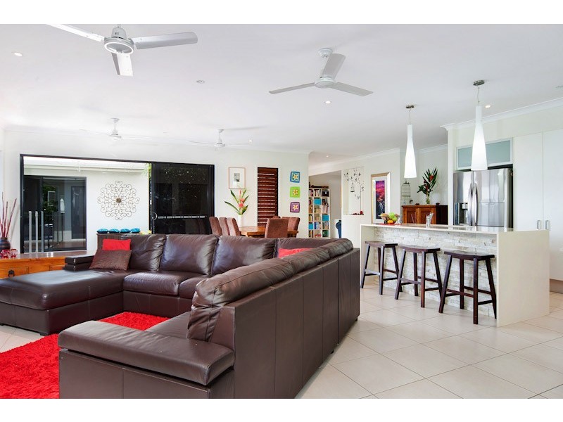 42 McBride Street, Redlynch QLD 4870