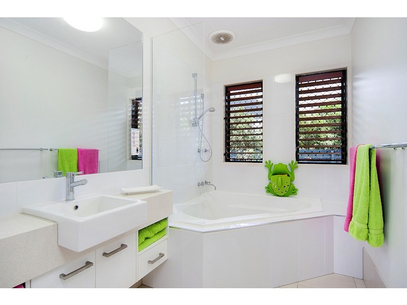 42 McBride Street, Redlynch QLD 4870