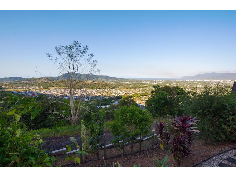 81 Summer Hill Drive, Mooroobool QLD 4870