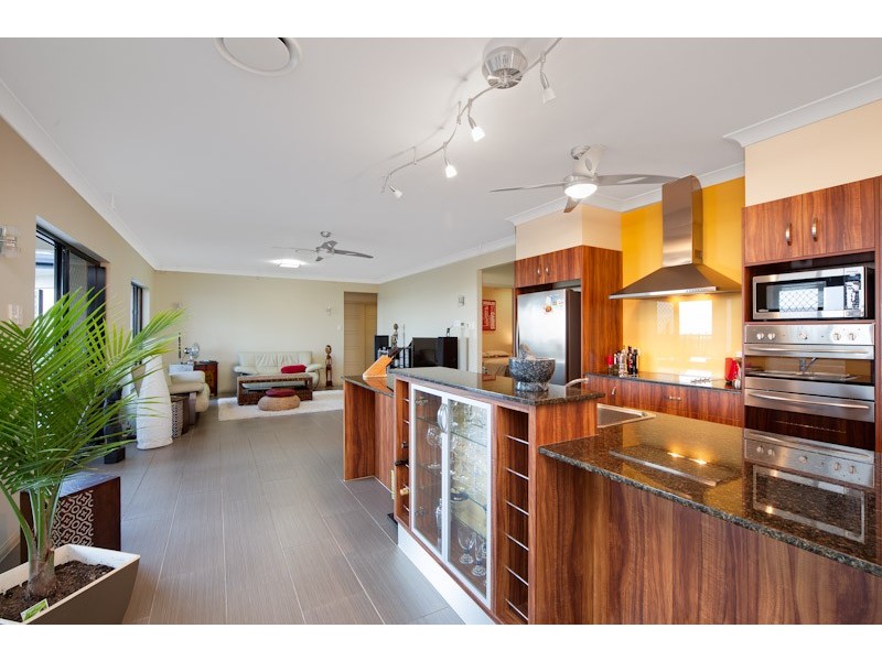 81 Summer Hill Drive, Mooroobool QLD 4870