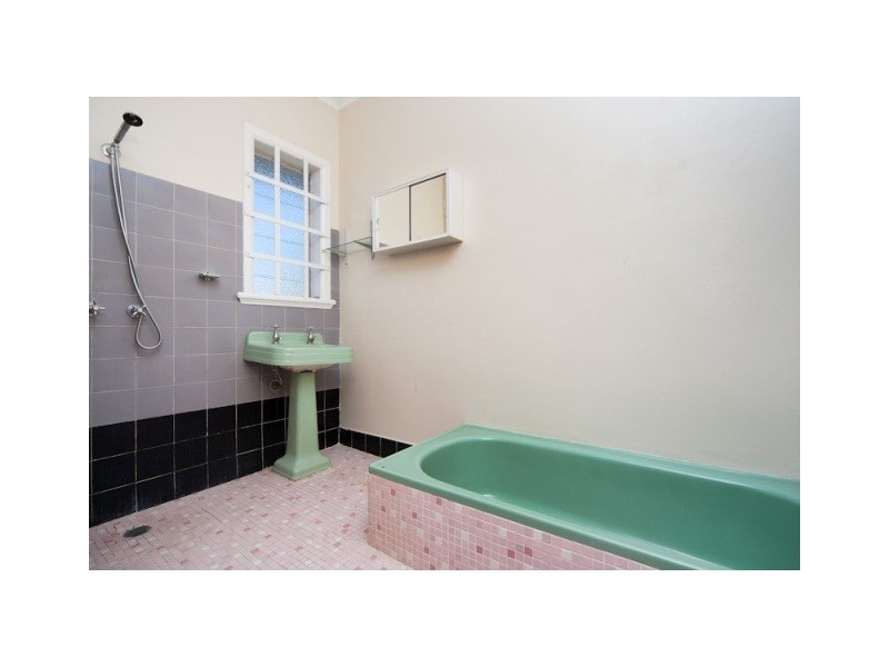 268 Aumuller Street, Westcourt QLD 4870