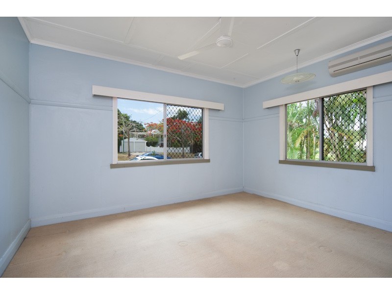 15 Keirle Avenue, Whitfield QLD 4870