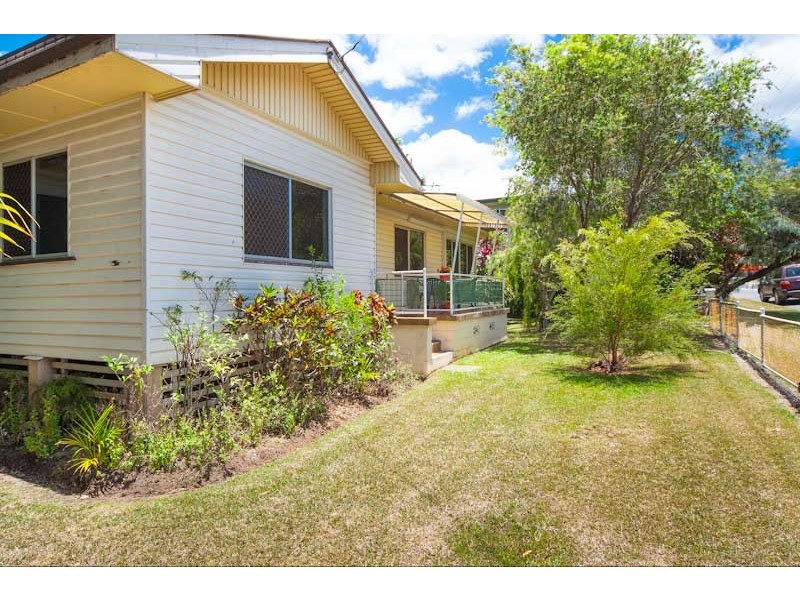 15 Keirle Avenue, Whitfield QLD 4870