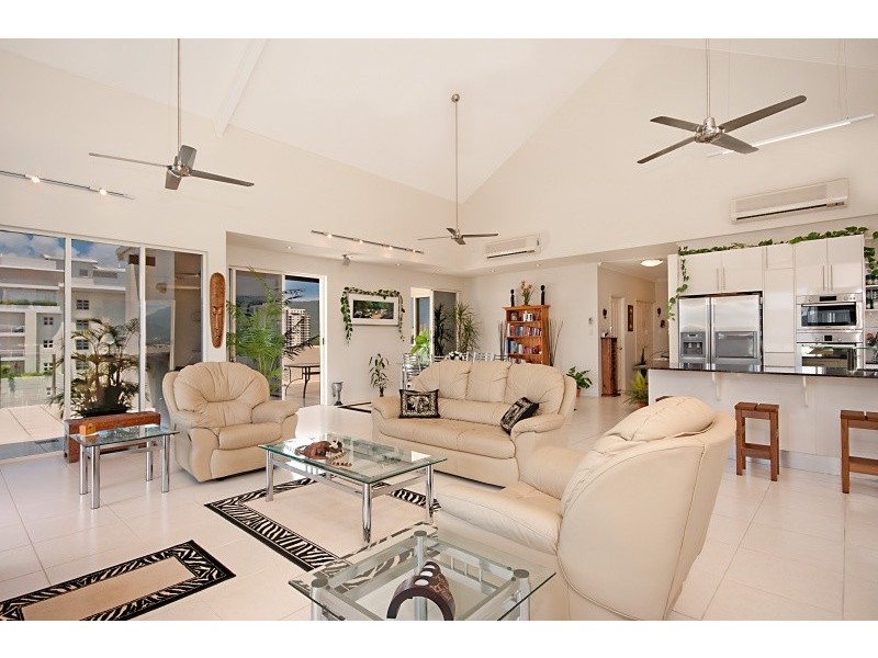 23/79 Spence Street, Cairns City QLD 4870