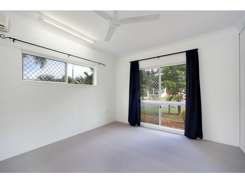 4 Cliff Close, Mount Sheridan QLD 4868
