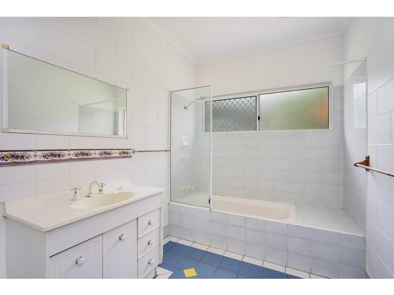 4 Cliff Close, Mount Sheridan QLD 4868