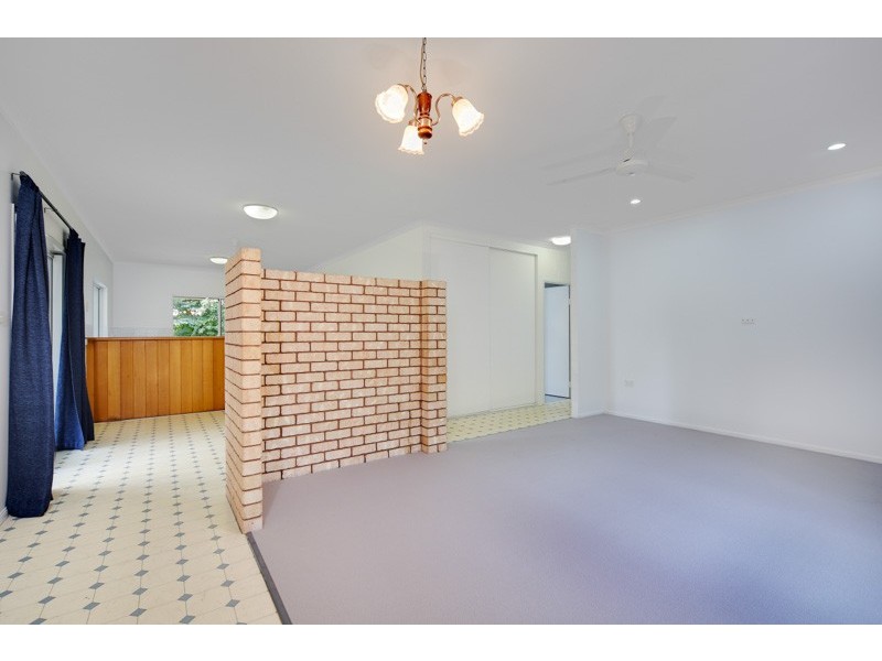 4 Cliff Close, Mount Sheridan QLD 4868