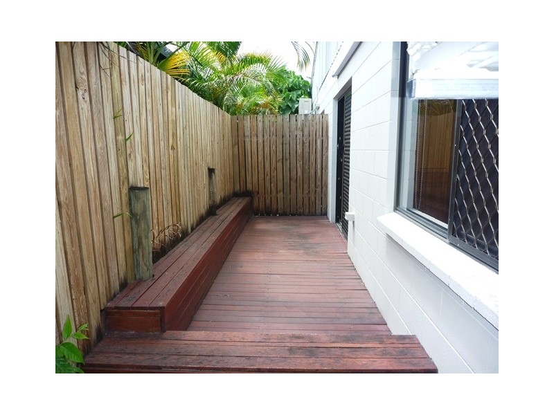 2/21 Balaclava Road, Earlville QLD 4870